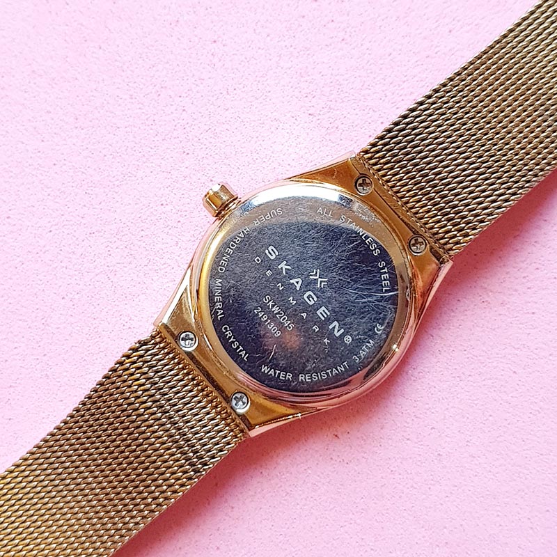 Vintage Gold-tone Skagen Watch for Women | Elegant Ladies  display picture 2